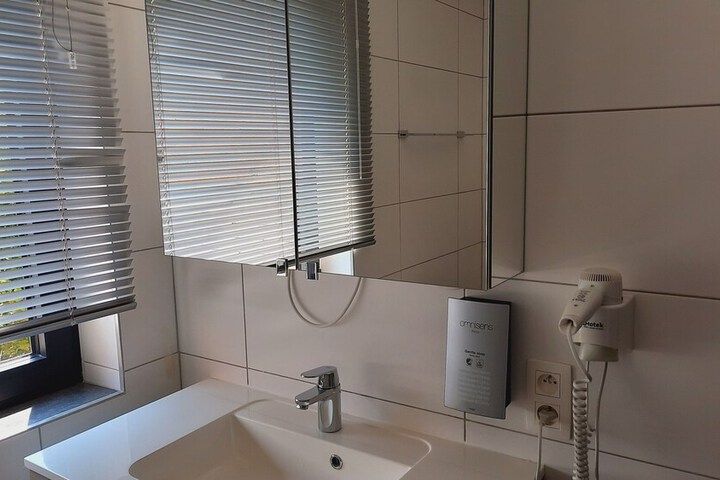 Room 21 of 74