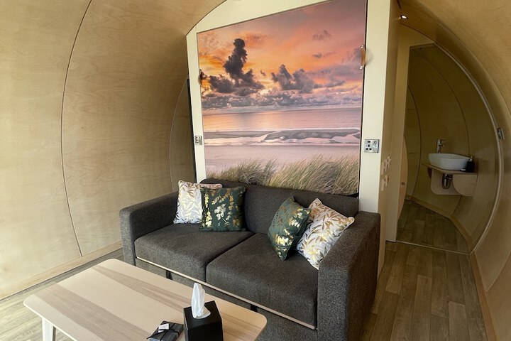 Room 11 of 26