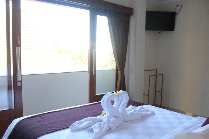 Room 6 of 33
