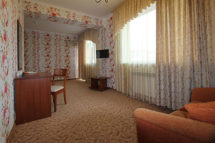 Hotel Suite Photo