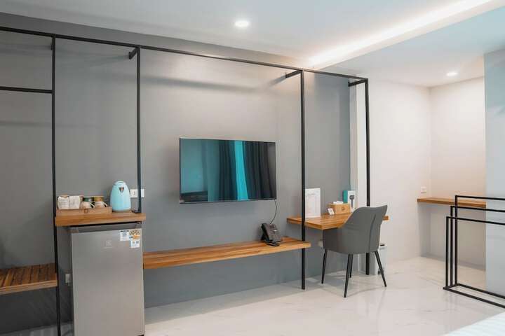 Room 12 of 27