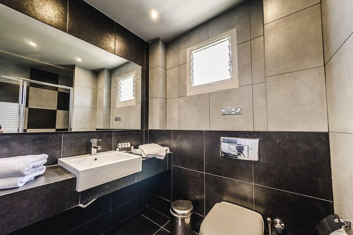 Clean Restrooms