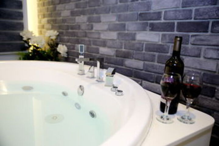 Hot Tub 36 of 46