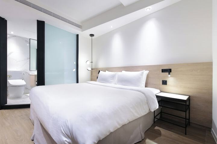 Room 29 of 67
