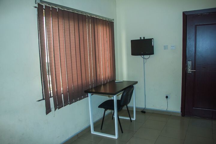 Room 9 of 21