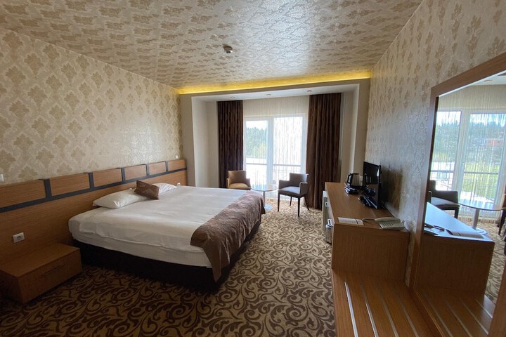 Room 9 of 43