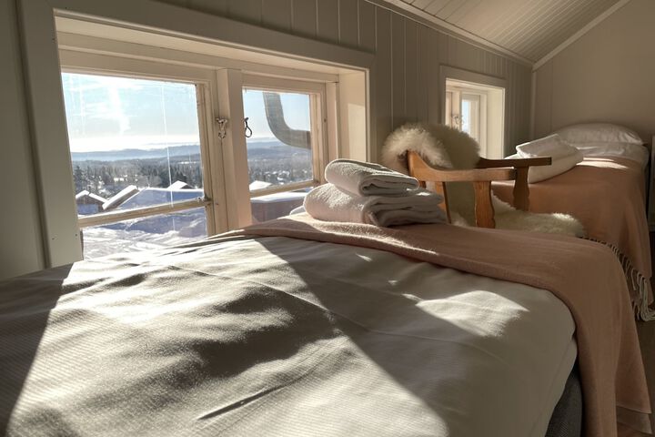 Room 18 of 127