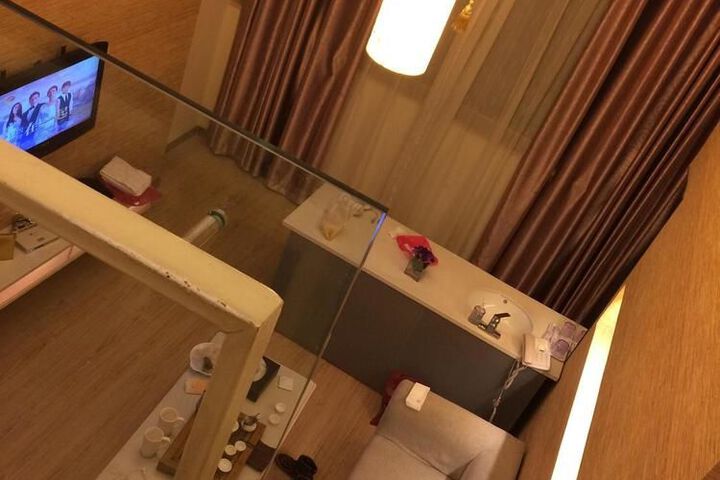 Room 44 of 79