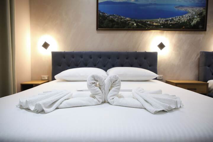 Room 44 of 99
