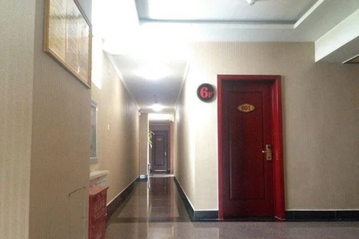 Room 7 of 15