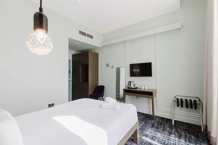 Room 42 of 263