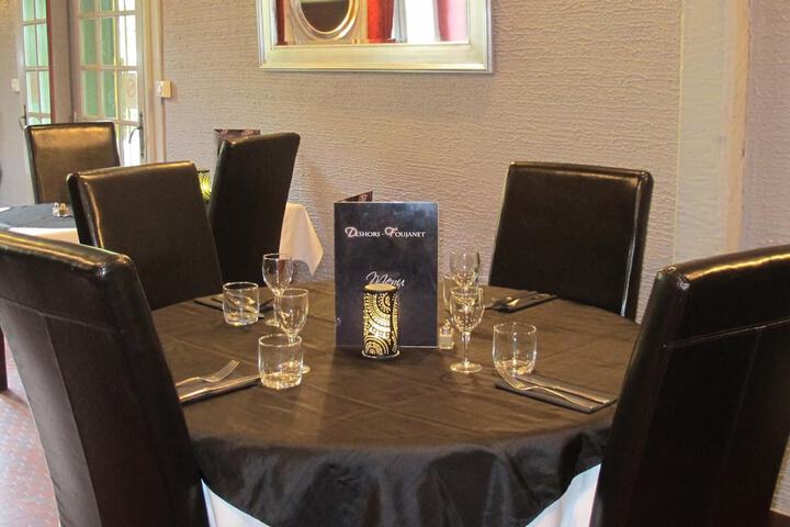 Dining 36 of 49