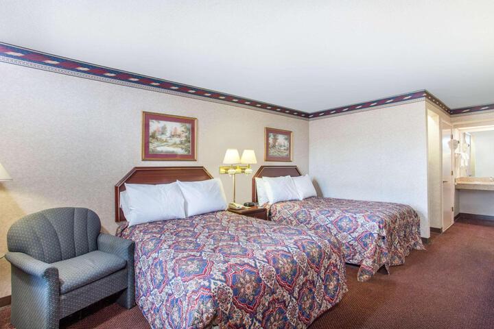 1 King Bed (13 of 14)