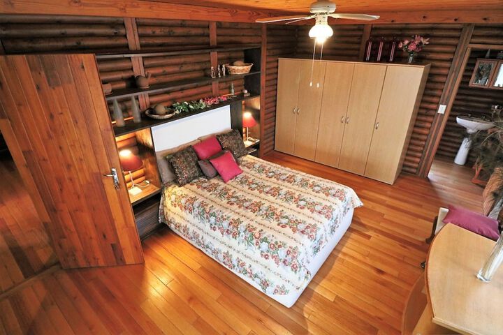 Room 2 of 21