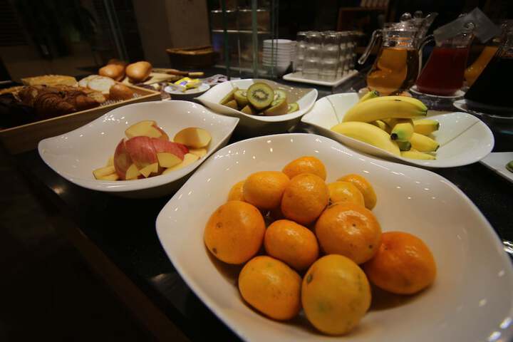 Dining 63 of 78