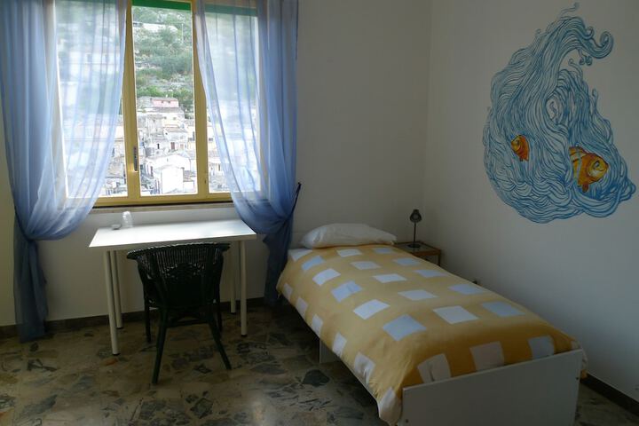 Room 3 of 39