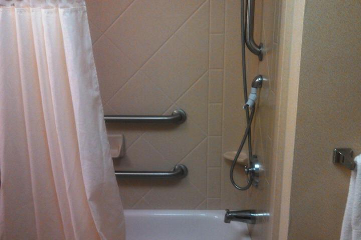 1 King Bed (2 of 8)