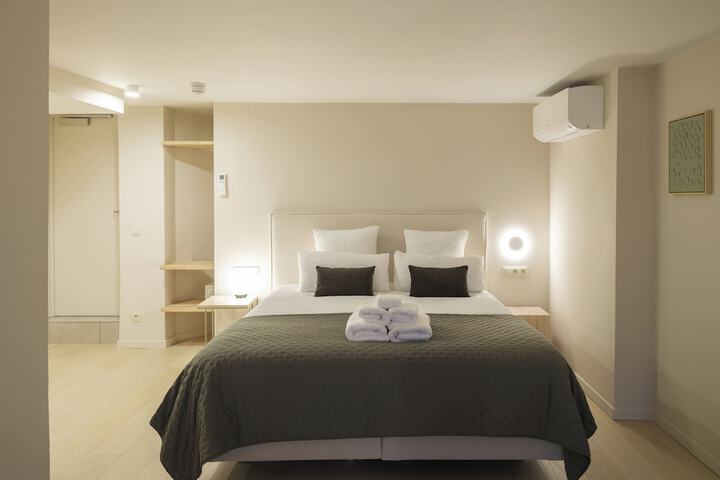 Room 16 of 30