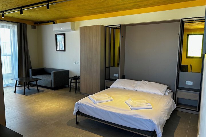 Room 18 of 42