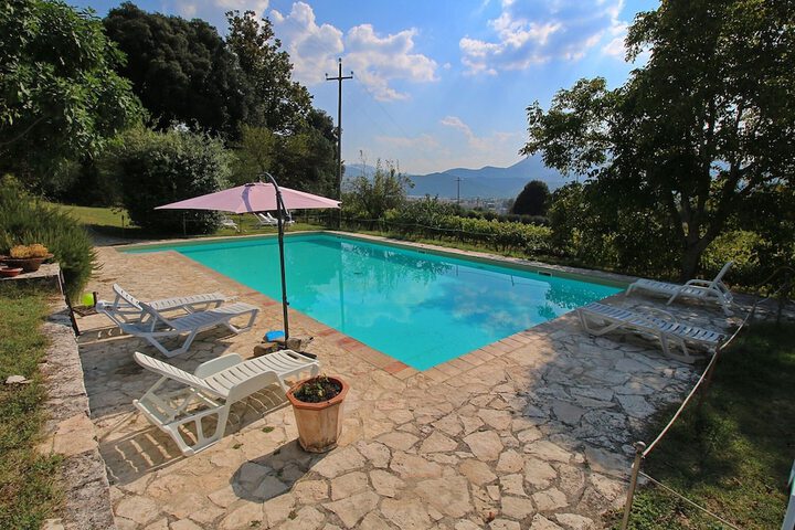 Pool 12 of 39