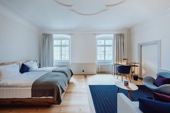 Room 8 of 60