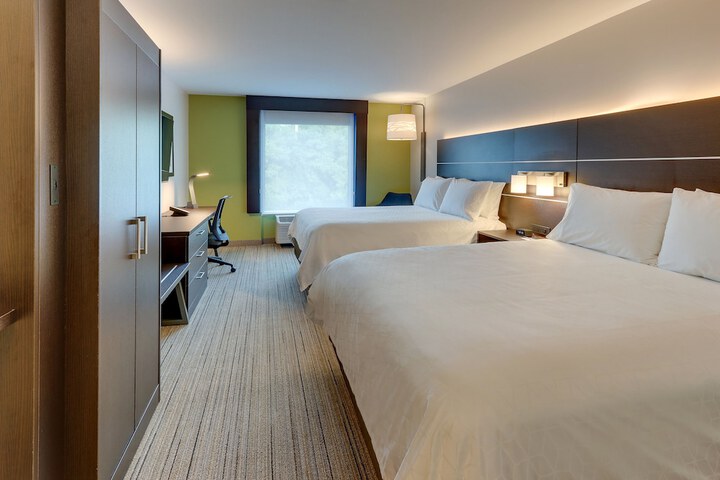 2 Double Beds (8 of 9)