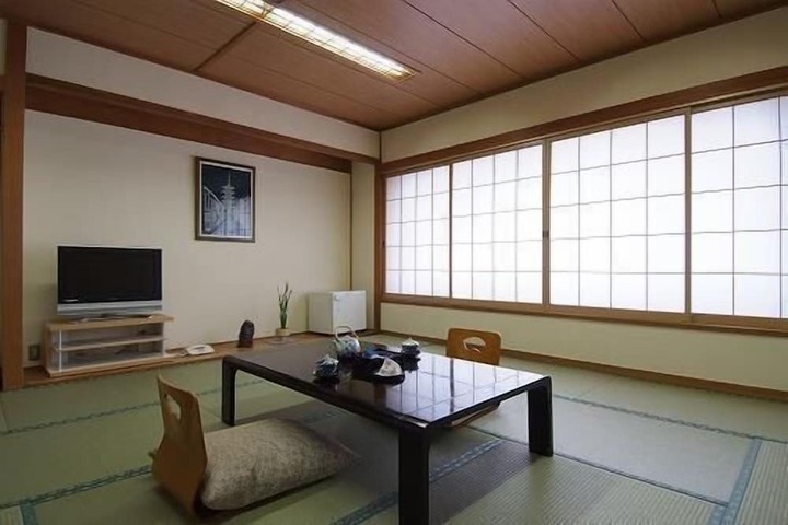 Room 7 of 23