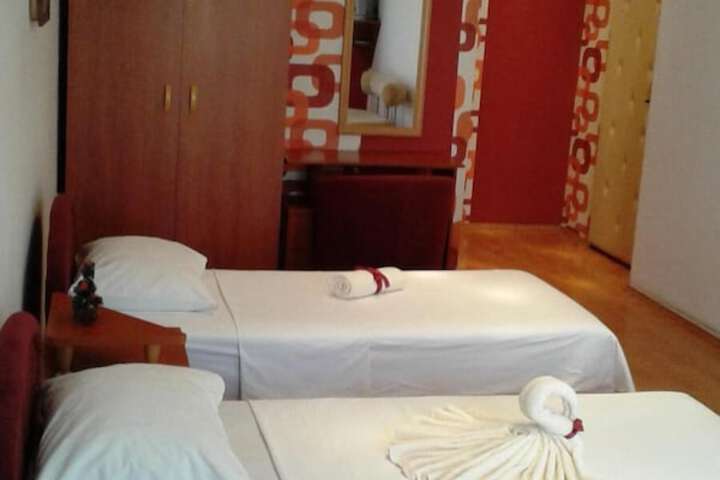 Room 11 of 24
