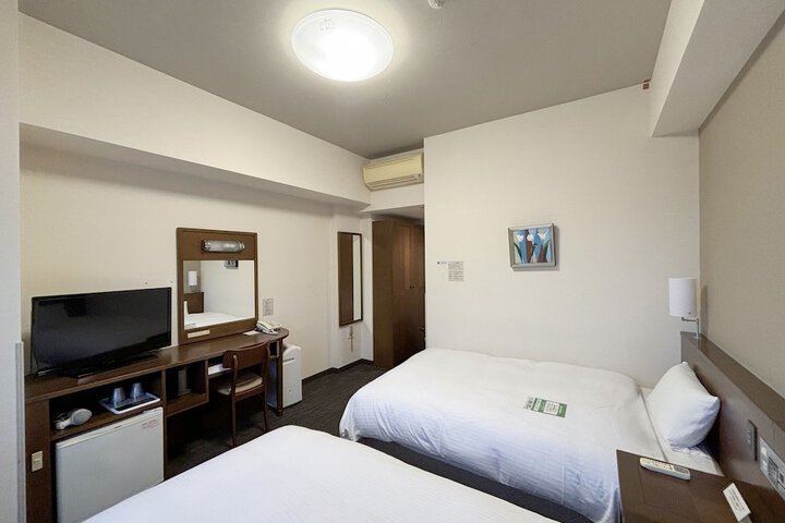 Room 7 of 35