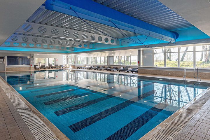Pool 32 of 164