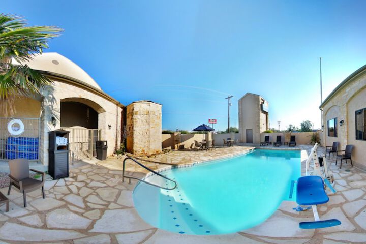 Pool 38 of 52