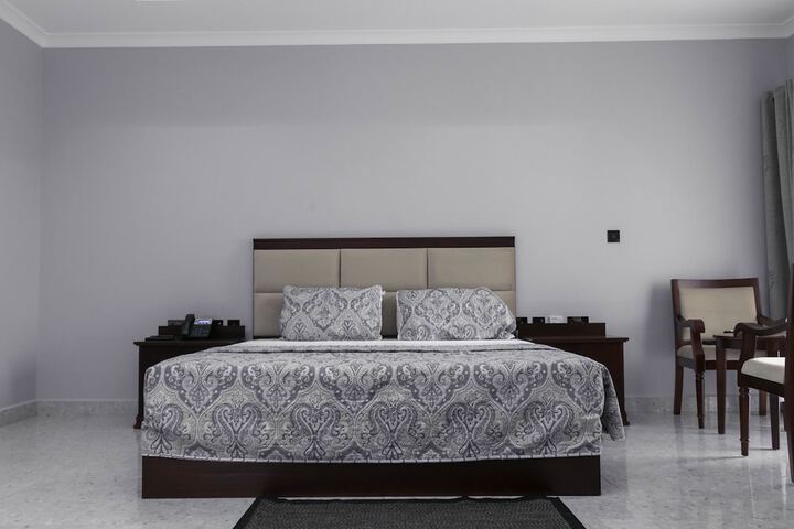Room 31 of 230