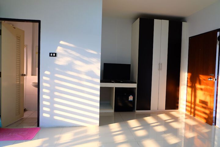 Room 18 of 21