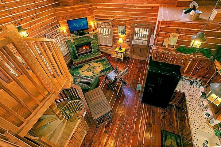 Room 12 of 19