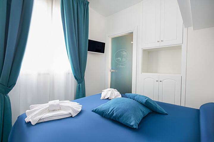 Room 7 of 94