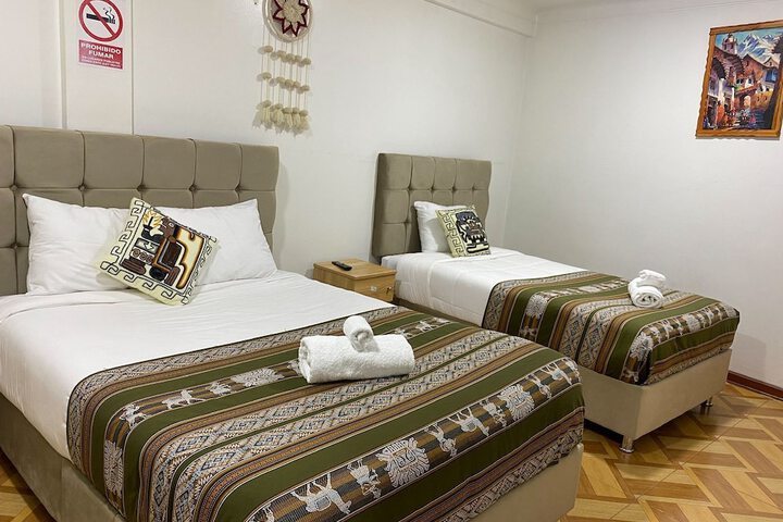 Room 6 of 8