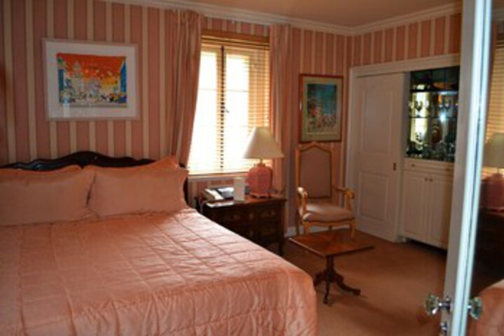 Room 10 of 46