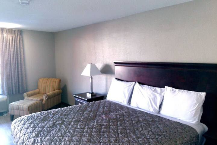 Senior King Bed Accessible (4 of 9)