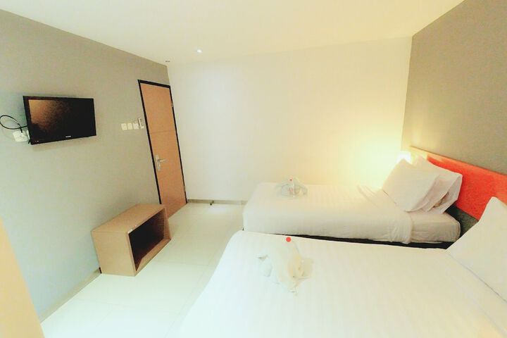 Room 3 of 17