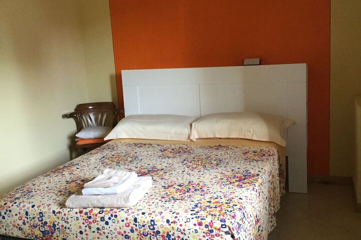 Room 2 of 5