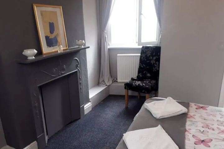 Room 6 of 23