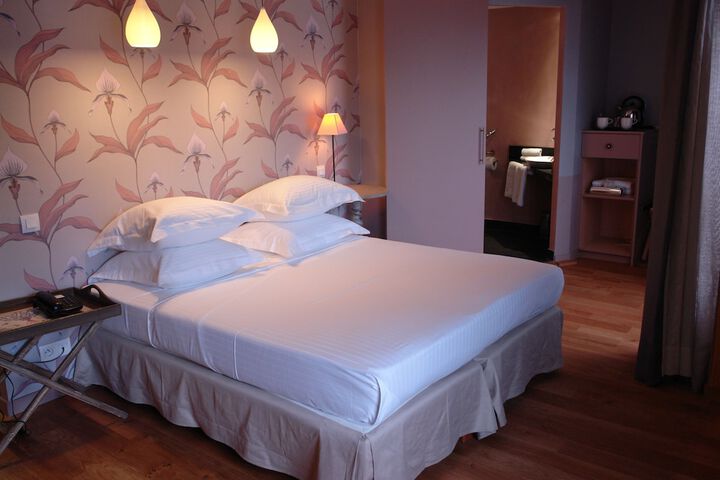 Room 10 of 51