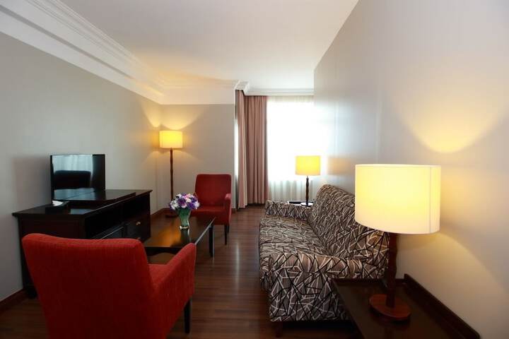 Room 7 of 65