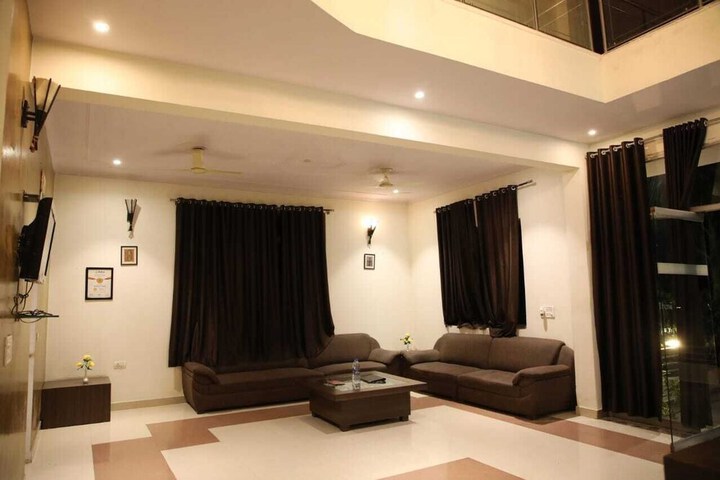 Room 7 of 20