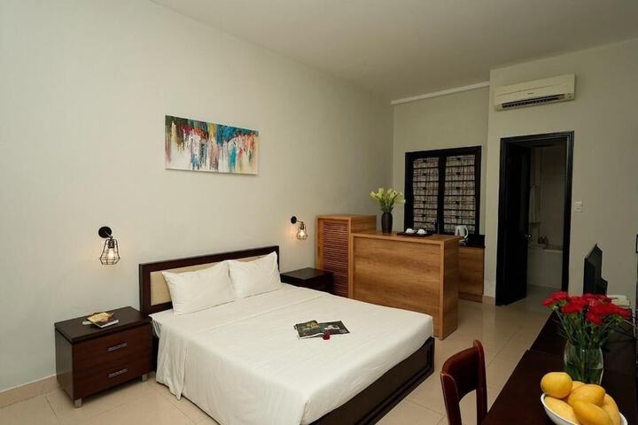 Room 25 of 77