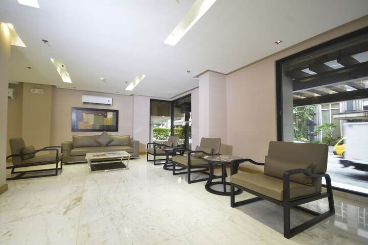 Entrance & Lobby