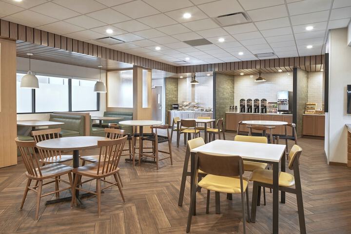 Breakfast/Coffee Service 37 of 45