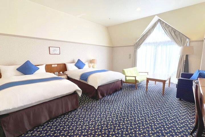 Room 6 of 27