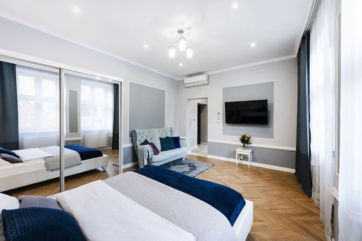 Room 10 of 119