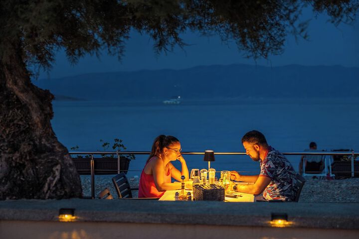Dining 177 of 235